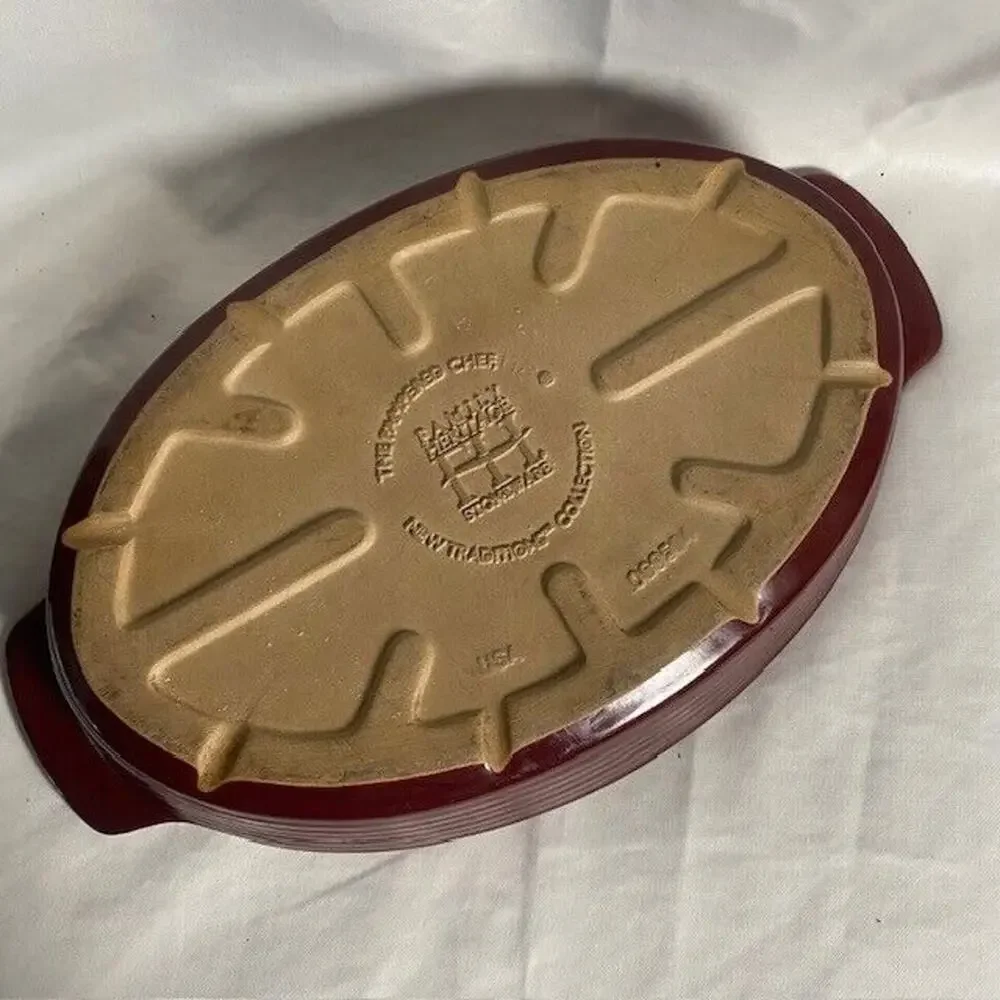 PAMPERED CHEF Family Heritage Stoneware Cranberry Red Oval Baker 8.5 x 13.5